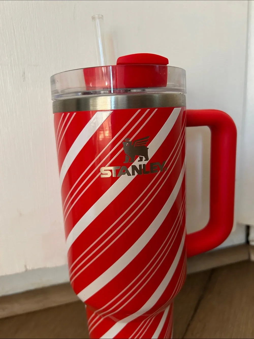 Stanley Quencher FlowState Target Exclusive Red and White Candy-Stripe Insulated